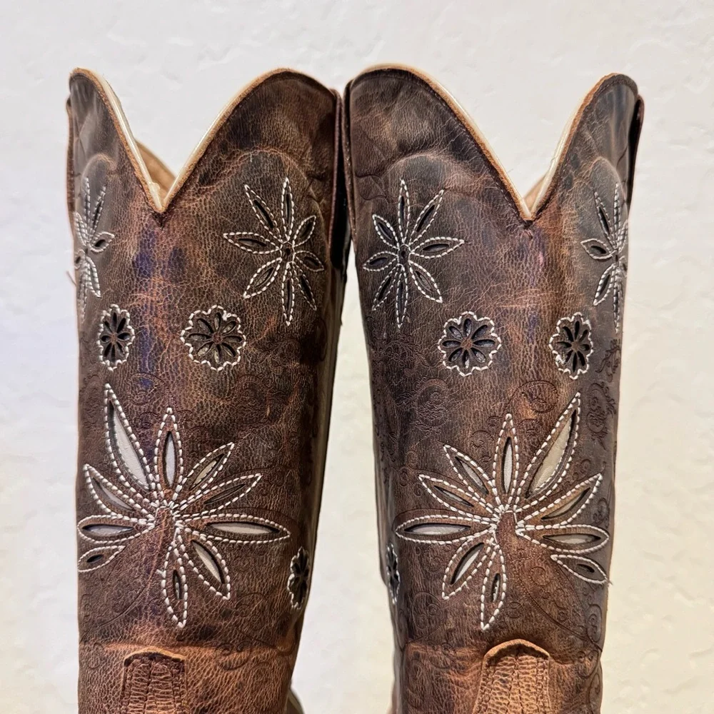 Shyanne Daisy Mae Leather Floral Overlay Cowboy Boots - Picture 7 of 14